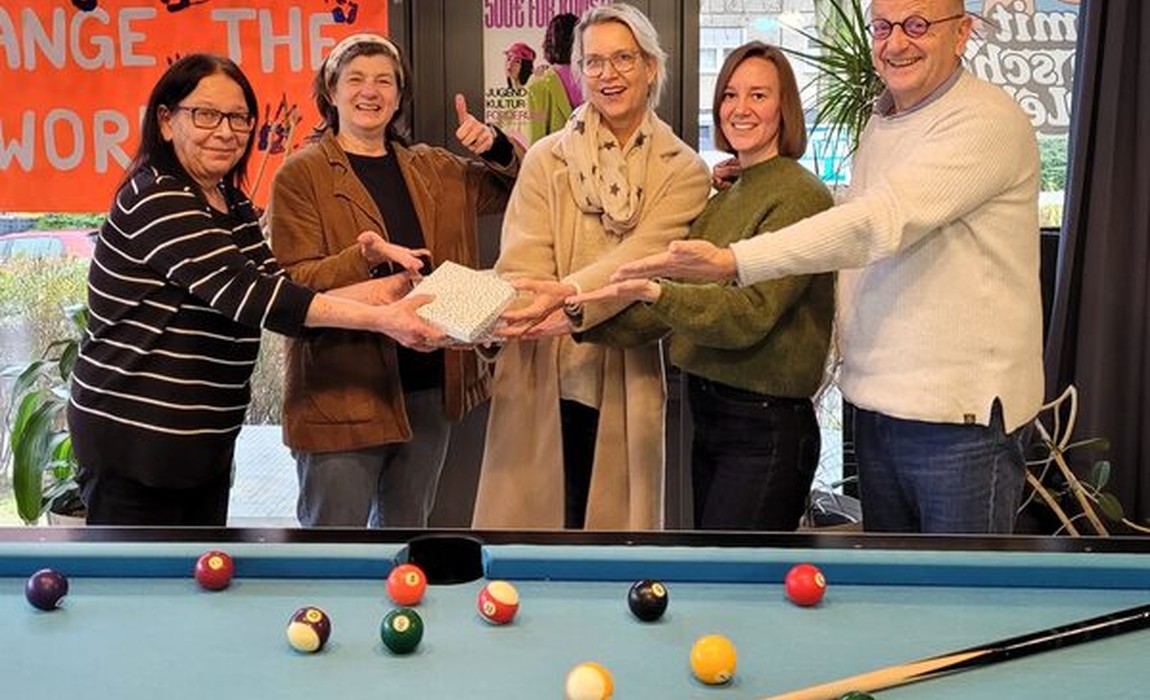 1.752 Euro aus Stadtteilfest für das Kinder und Jugendtelefon in Schelmengraben 1.752 Euro aus Stadtteilfest für das Kinder und Jugendtelefon in Schelmengraben