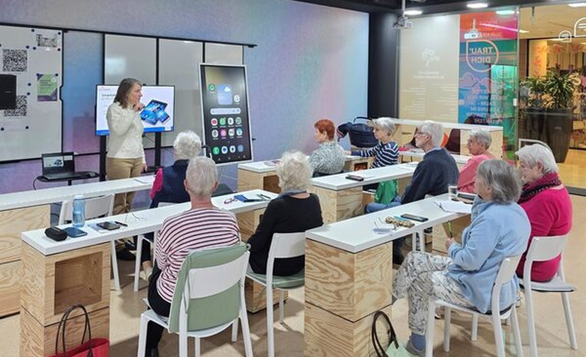 Achtteiliger Android-Kurs in Wiesbaden: Senioren lernen praktischen Umgang mit dem Smartphone Achtteiliger Android-Kurs in Wiesbaden: Senioren lernen praktischen Umgang mit dem Smartphone