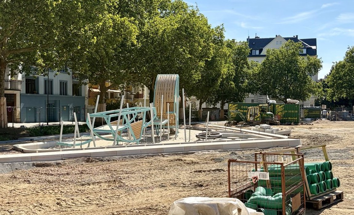 Aus Parkplatz wird Park: Elsässer Park in Wiesbaden macht Fortschritte und bleibt im Zeitplan