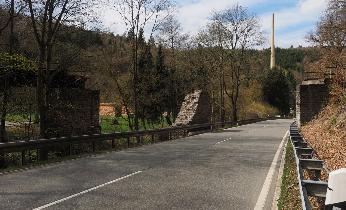 B54 bei Aarbergen: Parkplätze an „Applauskurve“ vorübergehend gesperrt: Motorrad-Streckenverbot abgelehnt B54 bei Aarbergen: Parkplätze an „Applauskurve“ vorübergehend gesperrt: Motorrad-Streckenverbot abgelehnt