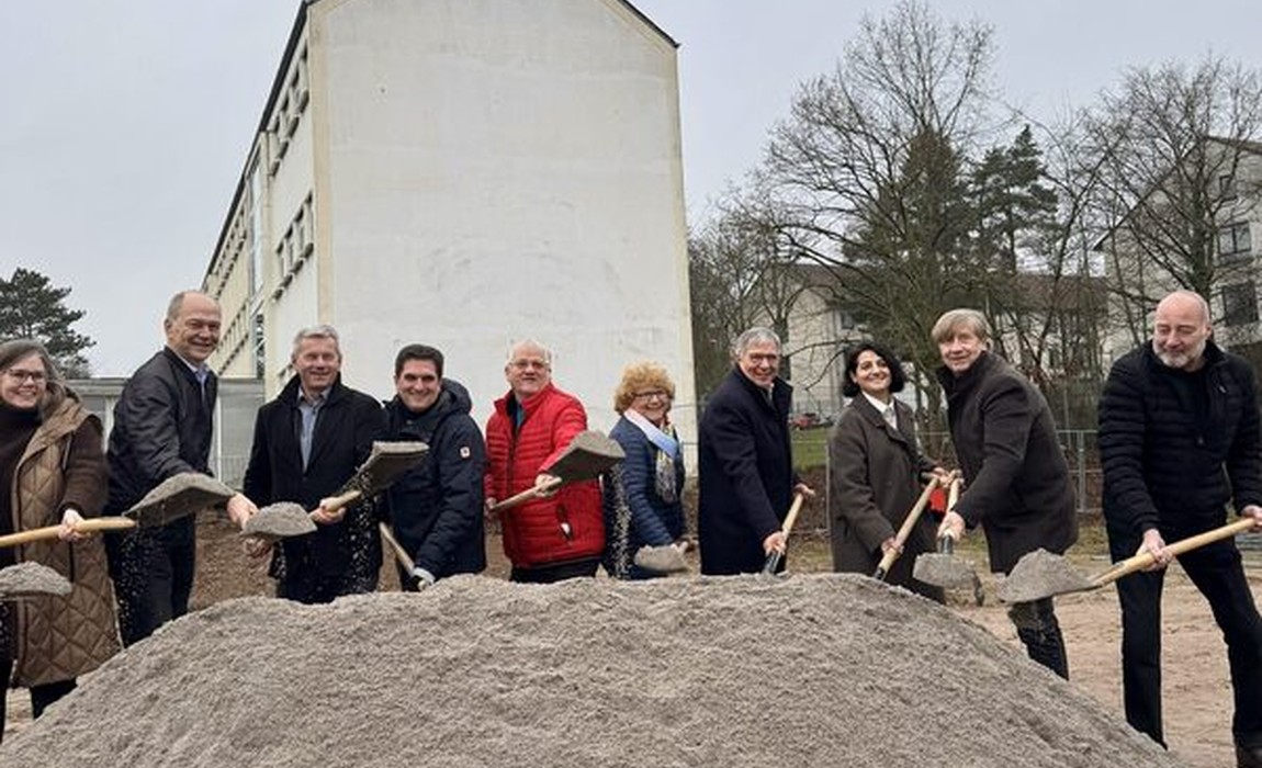 Erweiterung der Kohlheckschule beginnt mit Spatenstich: Neue Mensa, Ganztagsräume und Sporthalle geplant Erweiterung der Kohlheckschule beginnt mit Spatenstich: Neue Mensa, Ganztagsräume und Sporthalle geplant