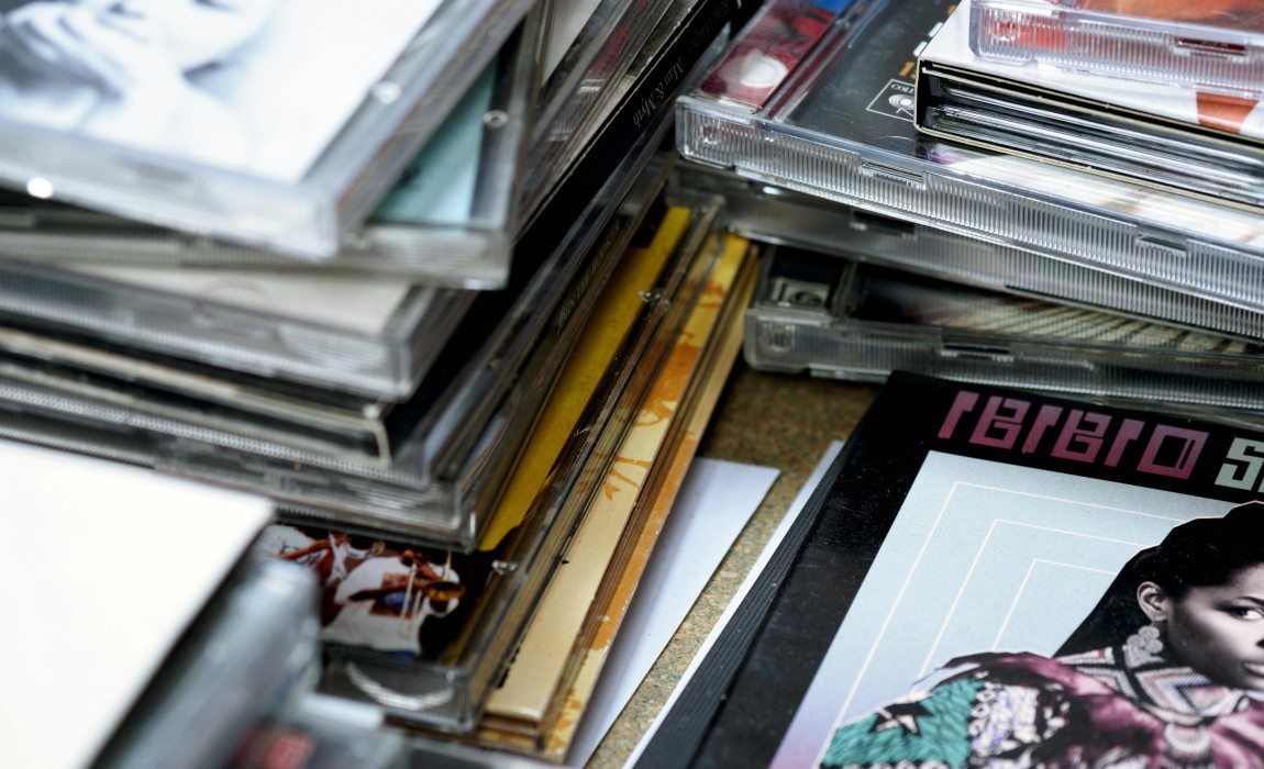 Förderverein bietet rund 3000 CDs beim Flohmarkt in der Stadt und Musikbibliothek an Förderverein bietet rund 3000 CDs beim Flohmarkt in der Stadt und Musikbibliothek an