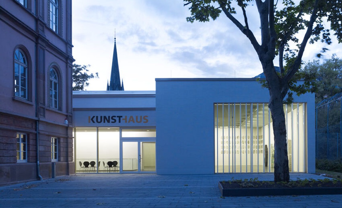 Kunsthaus Wiesbaden öffnet Ateliers und zeigt Wiedereröffnung nach Sanierung