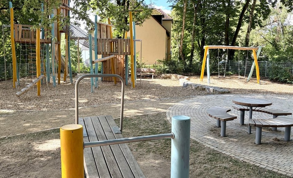 Modernisierter Spielplatz in Erbenheim: Südlicher Bereich an Moabiter Straße wieder geöffnet Modernisierter Spielplatz in Erbenheim: Südlicher Bereich an Moabiter Straße wieder geöffnet