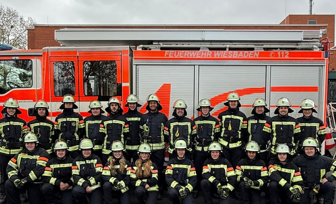 Wiesbaden bildet nach Ausbilderengpass 23 neue Feuerwehrkräfte aus Wiesbaden bildet nach Ausbilderengpass 23 neue Feuerwehrkräfte aus