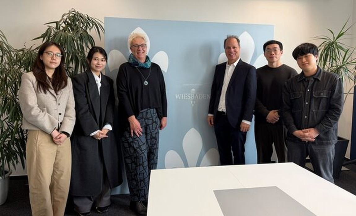Wiesbaden präsentiert integriertes Modell für soziale Wohnraumversorgung beim Besuch aus Südkorea Wiesbaden präsentiert integriertes Modell für soziale Wohnraumversorgung beim Besuch aus Südkorea